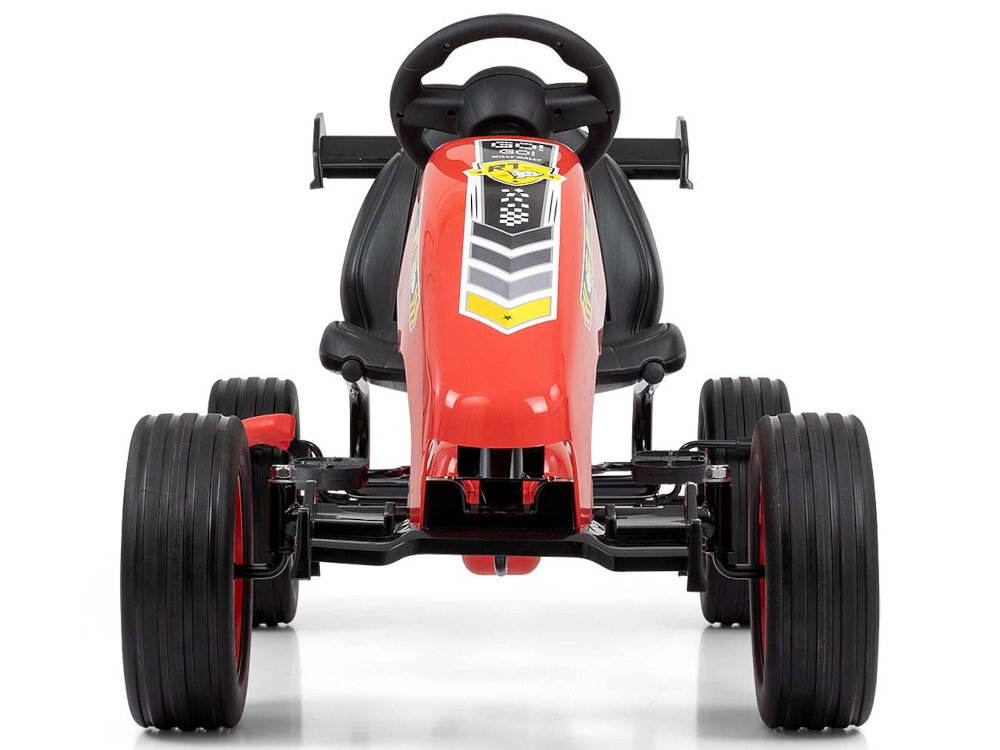 Gokart na pedały MILLY MALLY Rocket Czerwony gokart na białym tle widoczny od przodu forma nauki ćwiczy koncentrację refleks i koordynację ruchową dziecko uchy się zasad panowania nad pojazdem wspiera rozwój motoryczny i buduje pewność siebie solidna konstrukcja wysokiej jakości materiały maksymalne obciążenie 30 kg