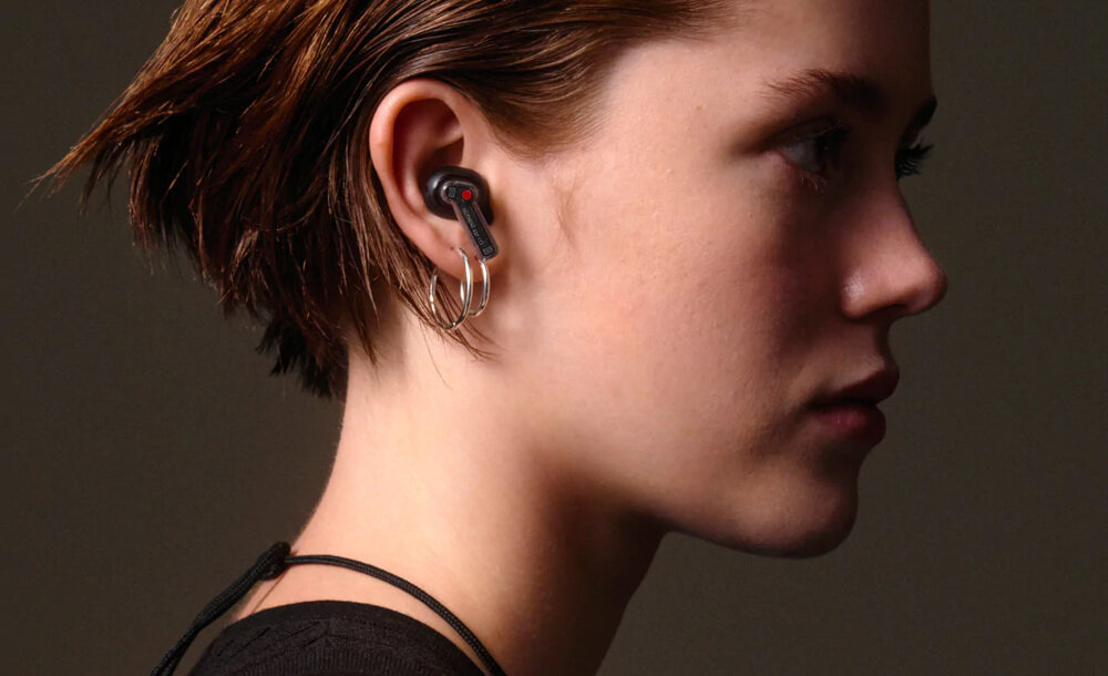 Słuchawki dokanałowe NOTHING Ear 1 Biały dźwięk moc łączność szumy redukcja szumów hałas głośność zakres częstotliwość waga zasilanie ładowanie złącze port wtyczka działanie etui smartfon sterowanie wygoda muzyka