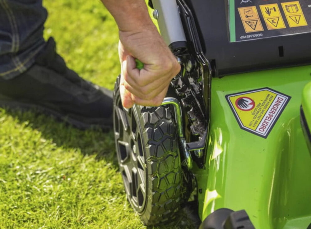 Kosiarka akumulatorowa GREENWORKS GD60LM46SP z napędem 7-stopniowa regulacja wysokosci trawy w zakresie 25-80 mm