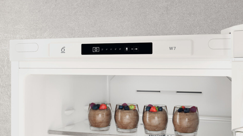 LODÓWKA WHIRLPOOL W7X 81I W wyświetlacz wewnątrz