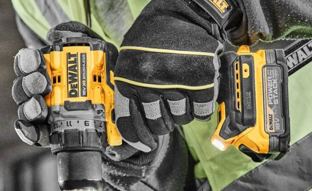 Wiertarko-wkrętarka DEWALT DCD800P2T-QW solidny uchwyt kompaktowa konstrukcja do użytku w profesjonalnych warsztatach w warunkach domowych ergonomiczna rękojeść antypoślizgowe tworzywo