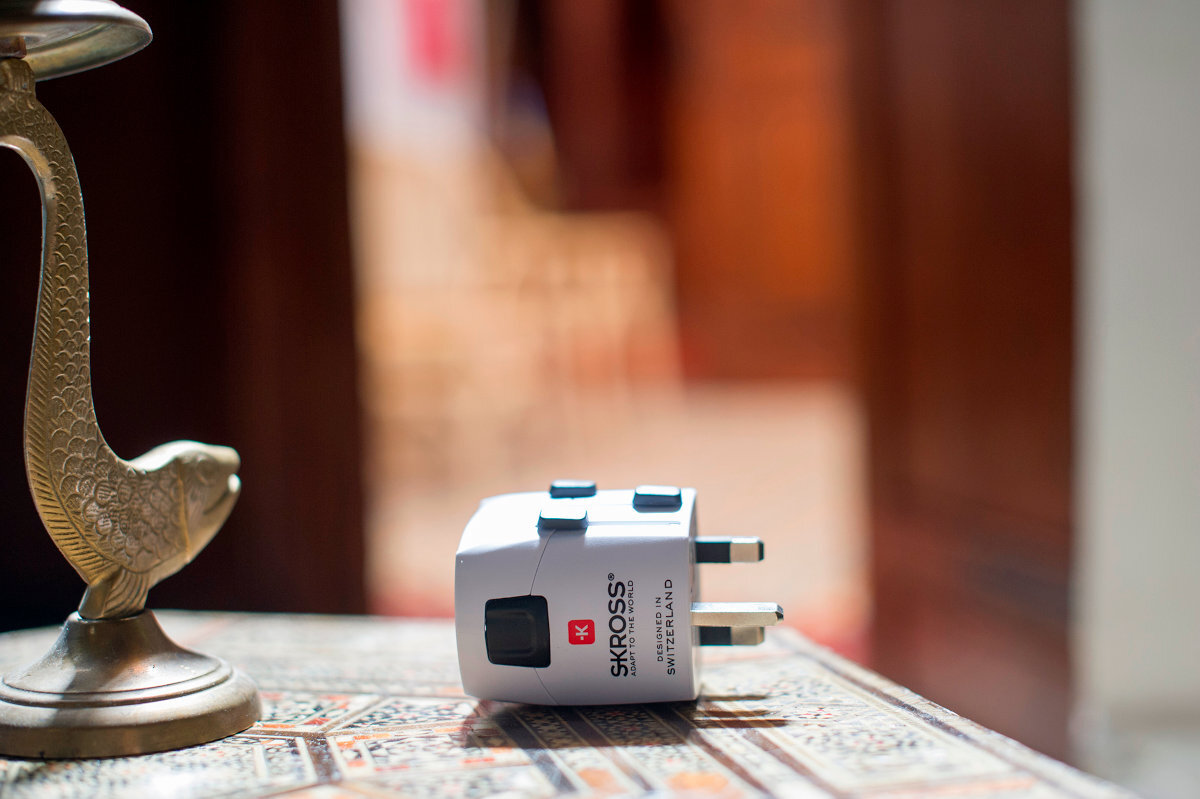 Adapter podróżny SKROSS PRO 1.103145 (Polska - Świat) wydajność bezpieczeństwo użytkowanie