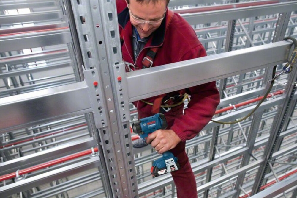 Klucz udarowy BOSCH GDX 180-LI Professional stalowy zaczep do paska lampka LED