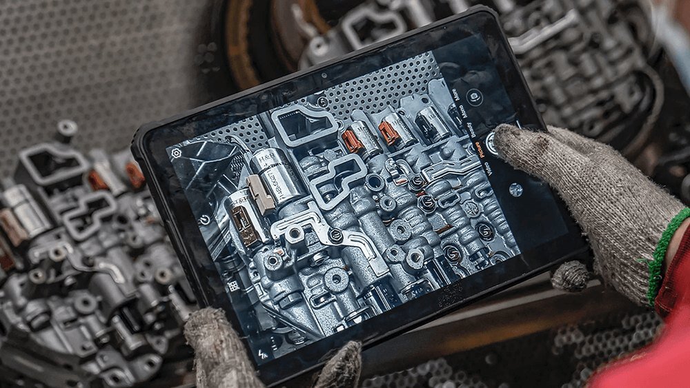 Tablet OUKITEL RT1 rozdzielczość rdzenie przekątna czujniki aparat głośnik czas pracy procesor transmisja danych waga wifi pamięć złącza zestaw 