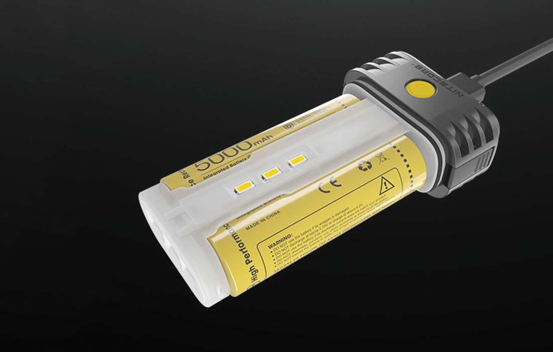 Latarka NITECORE LR60 ładowarka port usb-c zabezpieczenia wskaźnik