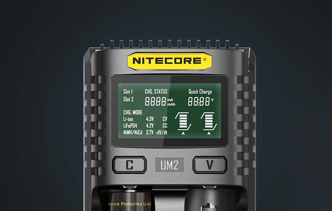 Ładowarka NITECORE UM2 napięcie natężenie wyświetlacz lcd