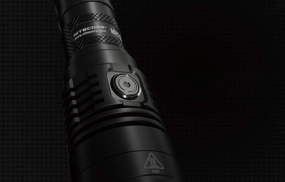 Latarka NITECORE MH25S przyciski łatwa dostępność lekka
