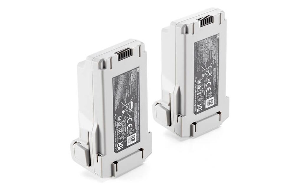 Zestaw akcesoriów DJI Mini 3 Pro Fly More Kit  Inteligentne Baterie Lotnicze, Dwukierunkowa Stacja Ładowania, Torba na Ramię, Śmigła Zapasowe, Ładowarka USB-C, Fotografia Lotnicza, Aerodynamiczna Wydajność, Bezpieczny Transport Drona