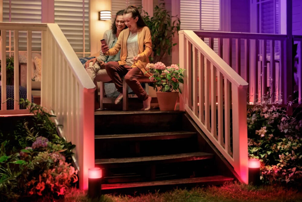Lampa zewnętrzna PHILIPS HUE Calla 929003098601 zdalne sterowani mozliwosc automatyzacji bezpieczenstwo harmonogramy dzialania