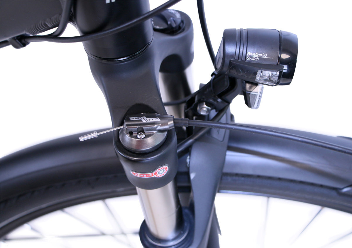 Rower trekkingowy INDIANA X-Road 5.0 M19 28 cali męski Czarny amortyzator