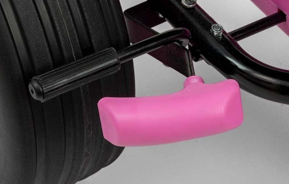 Gokart na pedały MILLY MALLY Rocket Różowy zbliżenie na hamulec hamulec ręczny na oba tylne koła dziecko uczy się odpowiedzialności i podstaw kontroli nad jazdą bezpieczeństwo