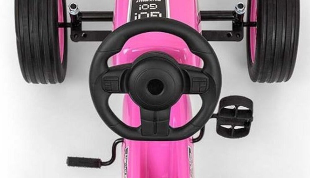 Gokart na pedały MILLY MALLY Rocket Różowy zbliżenie na kierownicę różowy kolor dynamiczna linia nadwozia atrakcyjny sportowy charakter sportowa kierownica osłona kolumny kierowniczej z wysokiej jakości tworzywa ochrona przed zabrudzeniami i drobnymi uszkodzeniami