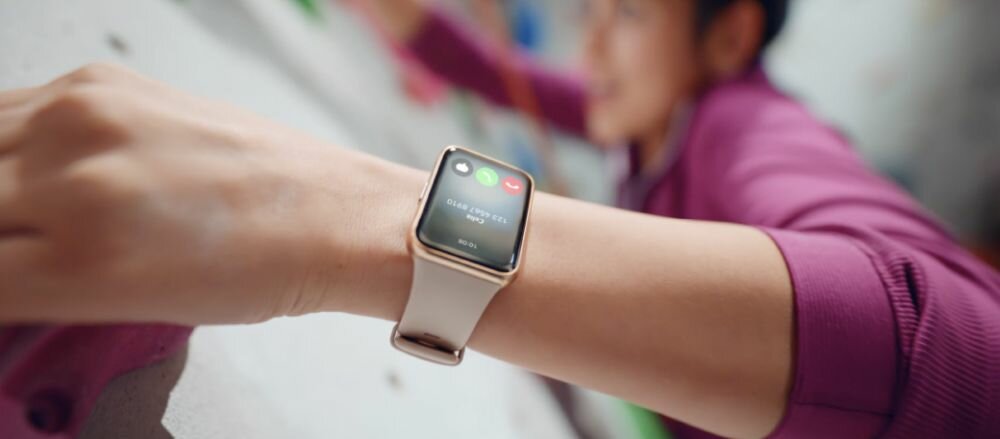 Smartwatch HUAWEI Watch Fit 2 ekran bateria czujniki zdrowie sport pasek ładowanie pojemność rozdzielczość łączność sterowanie krew puls rozmowy smartfon aplikacja