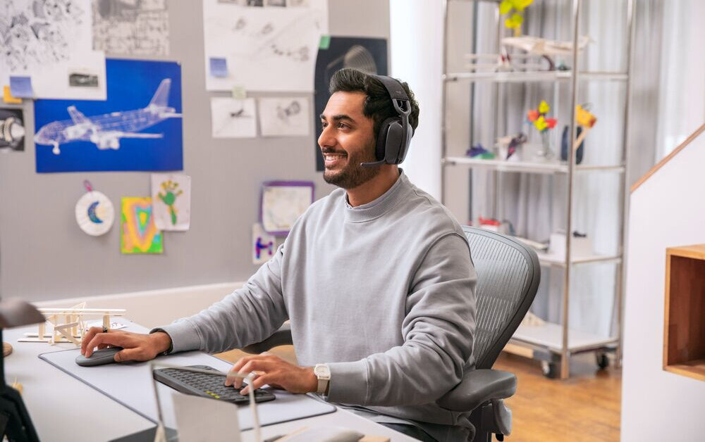 Słuchawki LOGITECH Zone Vibe 125 Graphite niewielka waga komfort pracy słuchawki głowa