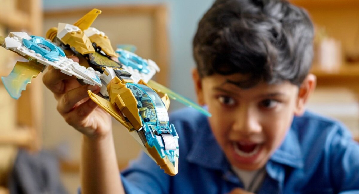 LEGO Ninjago Złoty smoczy odrzutowiec Zane’a 71770 Kolekcjonerski model 