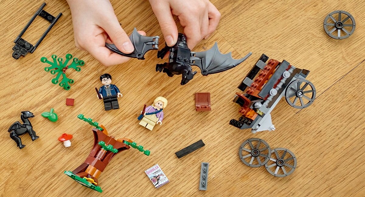 LEGO Harry Potter Testrale i kareta z Hogwartu 76400 Proste instrukcje