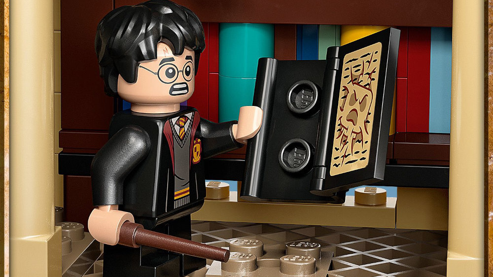 LEGO Harry Potter Komnata Dumbledore'a w Hogwarcie - peleryna