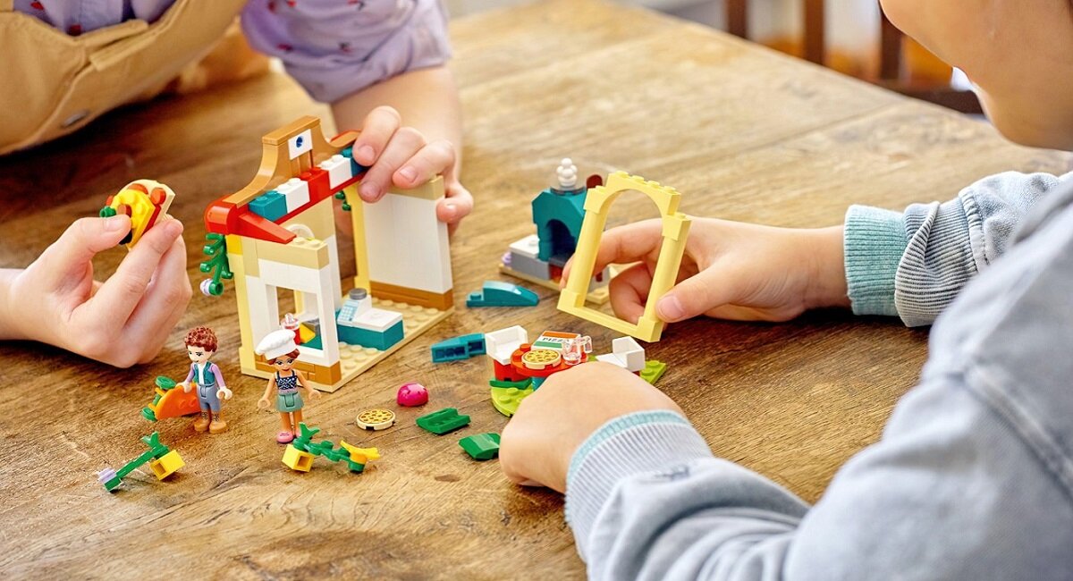 LEGO Friends Pizzeria w Heartlake 41705 Pomoc w rozwoju życiowych umiejętności