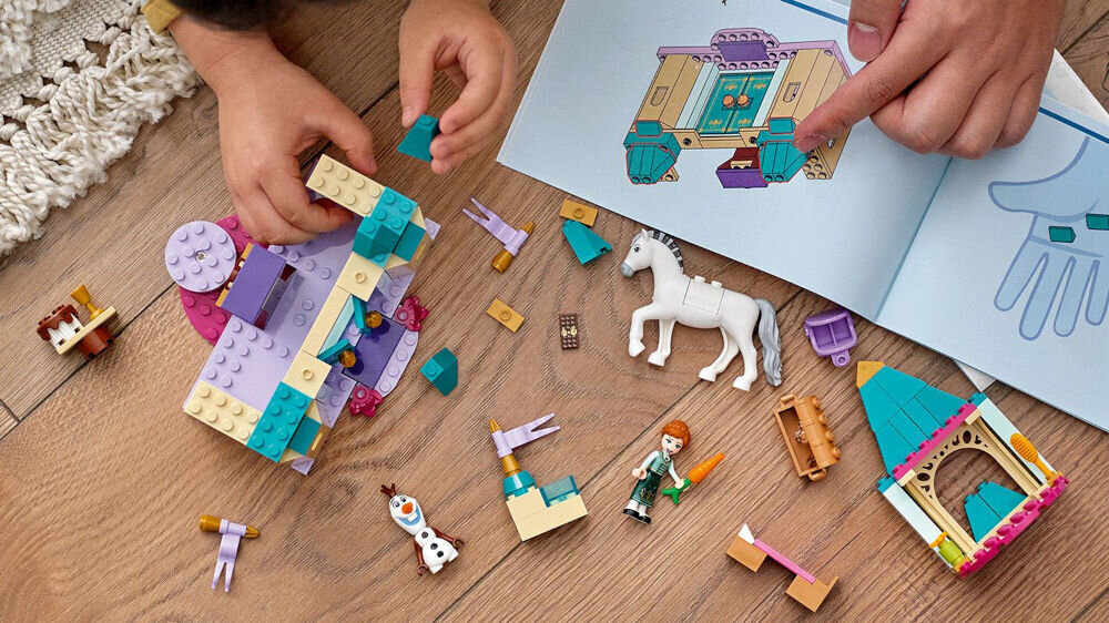 LEGO Disney Zabawa w zamku z Anną i Olafem  - budowa