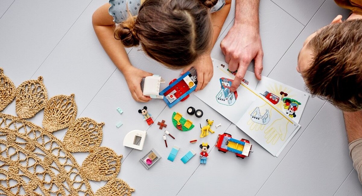 LEGO Disney Mickey and Friends Myszka Miki i Myszka Minnie na biwaku 10777 kreatywna zabawa prawidłowy rozwój merytoryczny dziecka klocki figurki minifigurki bez zasilania klasyczna zabawa wysoka jakość lego wielogodzinna zabawa Zabawa w każdym miejscu 