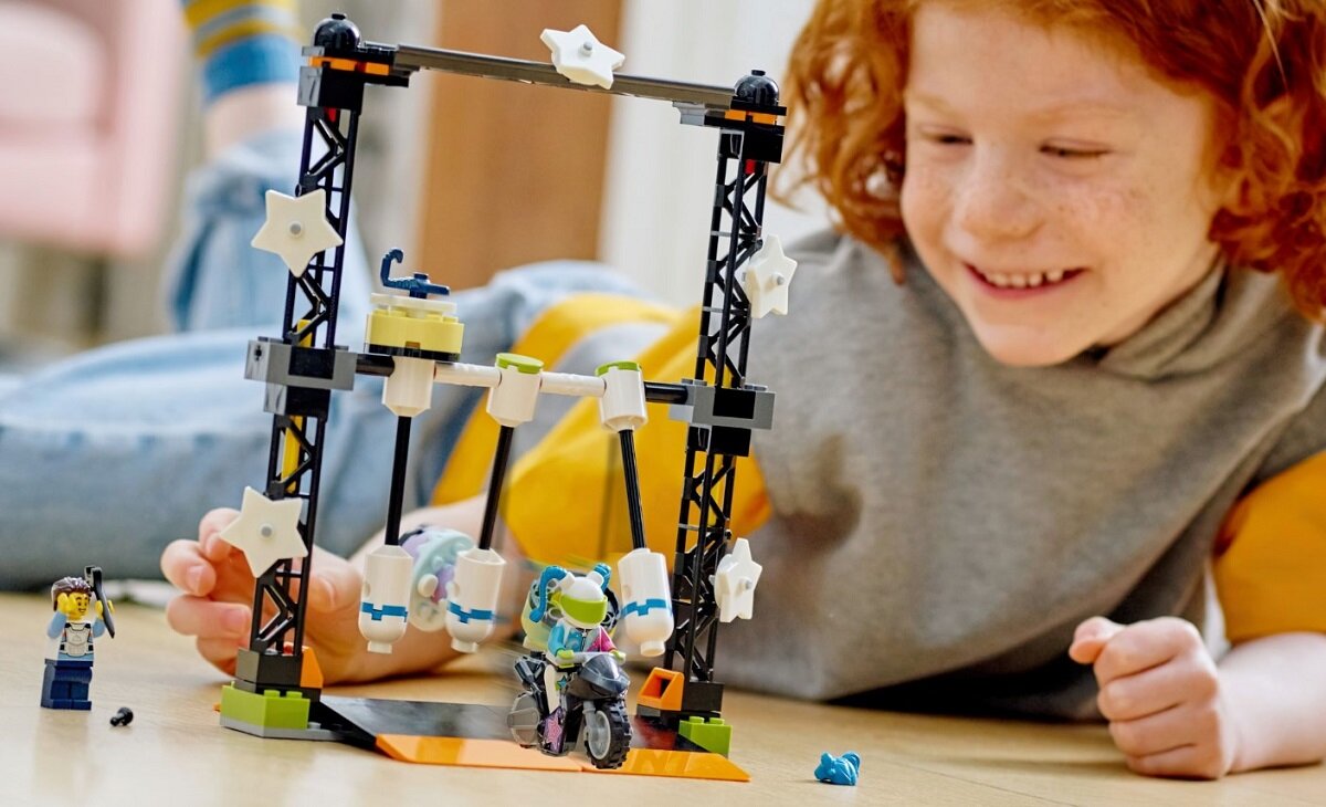 LEGO City Wyzwanie kaskaderskie: przewracanie 60341 kreatywna zabawa prawidłowy rozwój merytoryczny dziecka klocki figurki minifigurki bez zasilania klasyczna zabawa wysoka jakość lego wielogodzinna zabawa Fajne zabawki dla dzieci