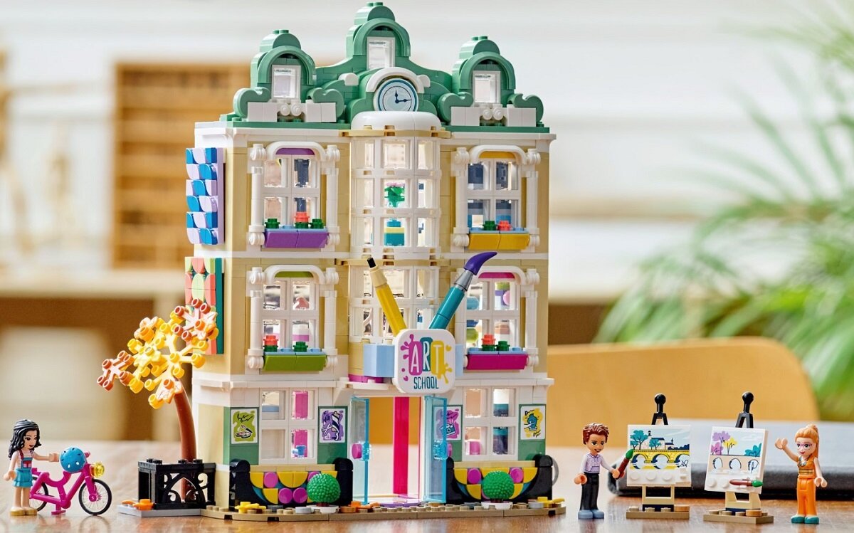 LEGO Friends Szkoła artystyczna Emmy 41711 Napawający dumą model