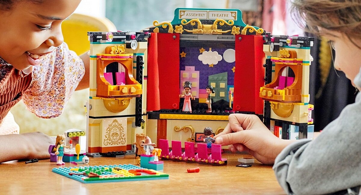 LEGO Friends Szkoła aktorska Andrei 41714 dla miłośników teatru Kreatywna zabawa w blasku jupiterów 