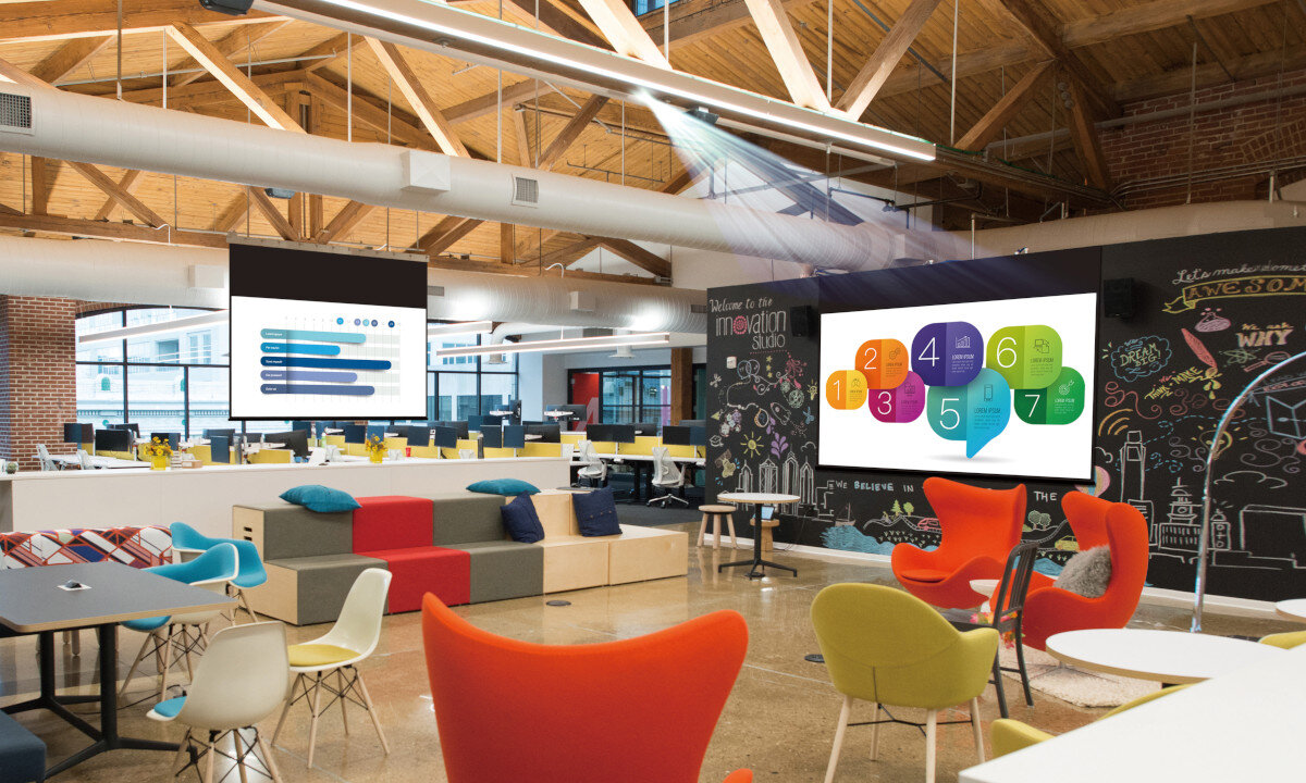 Projektor PANASONIC PT-VMZ61EJ wyswietlanie bezposrednio z pendrivea