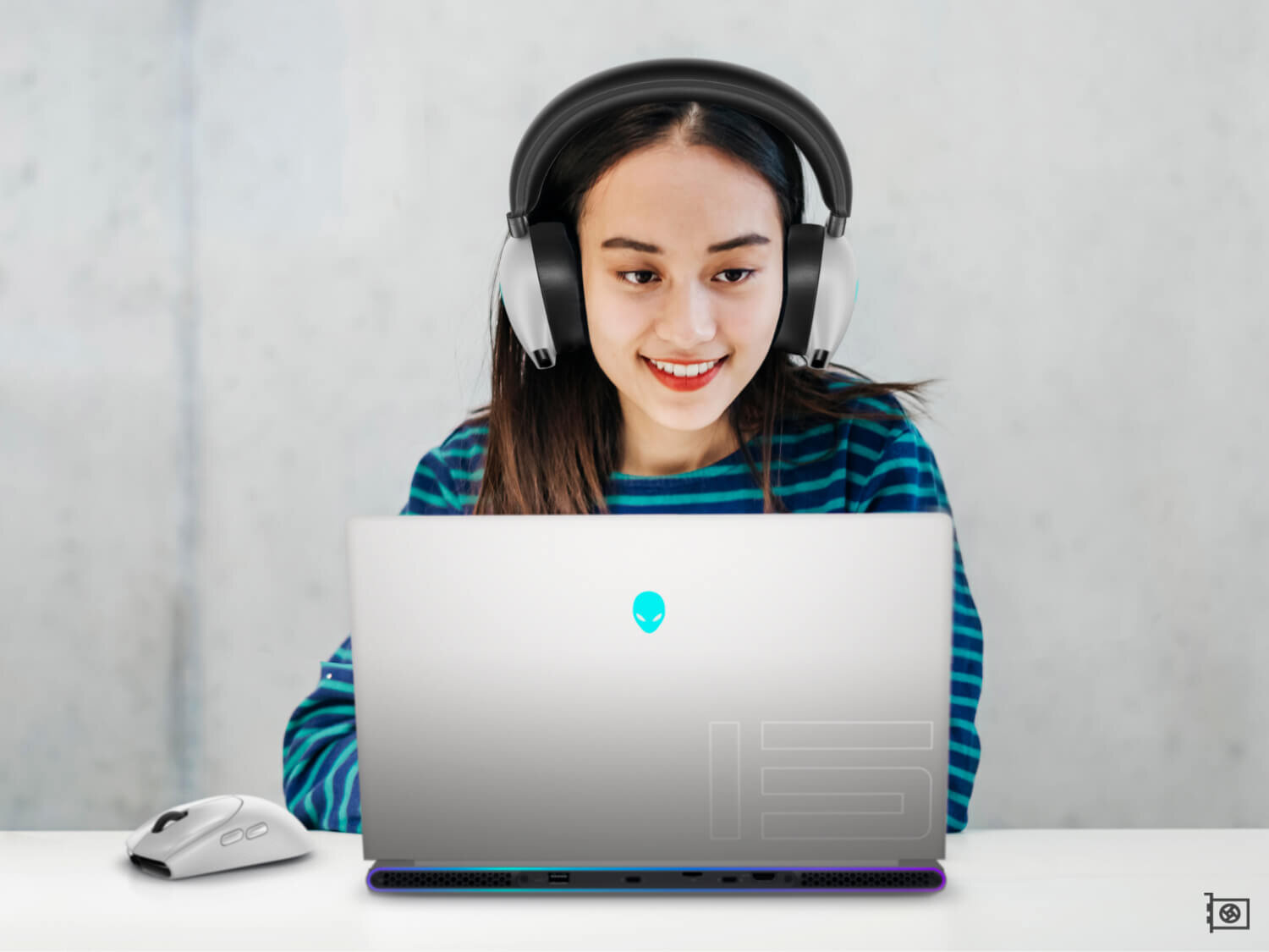 Laptop DELL Alienware x15 R2 15R2 - HyperEfficient Voltage Regulation 