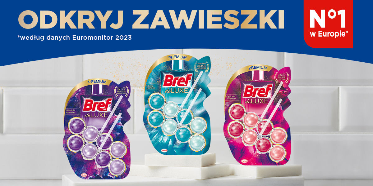Kostka do WC BREF Deluxe Czarujący Jaśmin Reklama Bref WC de Luxe. Duży napis: ODKRYJ ZAWIESZKI N°1 w Europie (wg danych Euromonitor 2023). Trzy opakowania zawieszek toaletowych Bref de Luxe inspirowanych perfumami, w wariantach zapachowych: Midnight Jasmine (fioletowy), Lovely Jasmine (błękitny) i Delicate Magnolia (różowy)
