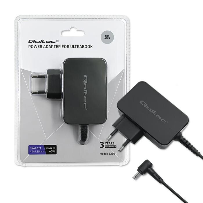Na obrazie widoczny jest zasilacz do ultrabooka marki Qoltec, zapakowany w przezroczyste opakowanie. Na opakowaniu znajduje się tekst: \'Qoltec Power Adapter for Ultrabook\', \'19V/2.37A\', \'4.0*1.35mm\', \'Power DC 45W\', \'3 Years Warranty\', \'Model: 52391\'.