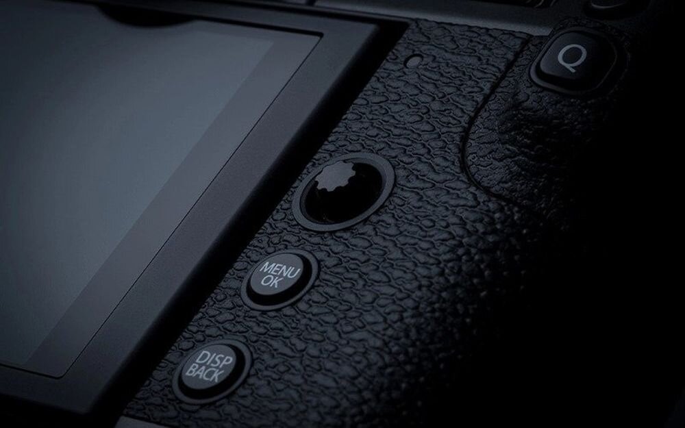 Aparat FUJIFILM X-T30 II  zdjęcia obiektyw ekran wizjer ogniskowa przysłona migawka obudowa bateria zasilanie filmy nagrywanie rozdzielczość matryca rozmiar przekątna tryby iso montaż lampa światło przyciski sterowanie menu kontrast jasność balans bieli filtry cmos karta pliki format zapis seria