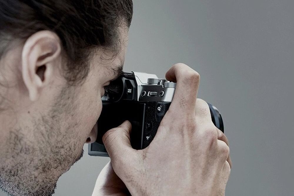 Aparat FUJIFILM X-T30 II zdjęcia obiektyw ekran wizjer ogniskowa przysłona migawka obudowa bateria zasilanie filmy nagrywanie rozdzielczość matryca rozmiar przekątna tryby iso montaż lampa światło przyciski sterowanie menu kontrast jasność balans bieli filtry cmos karta pliki format zapis seria