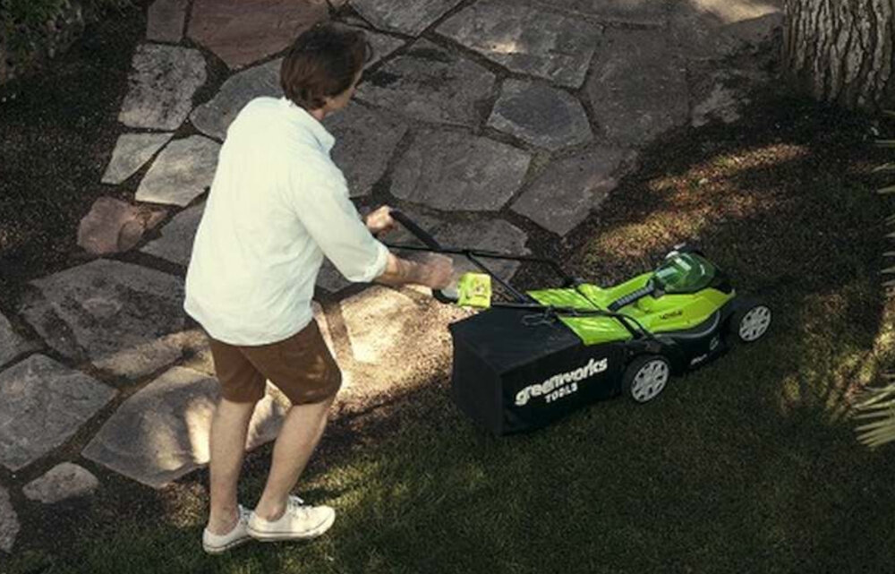 Kosiarka akumulatorowa GREENWORKS G40LM35 obudowa z wysokiej jakosci tworzywa sztucznego ABS wysoka odpornosc na uszkodzenia mechaniczne