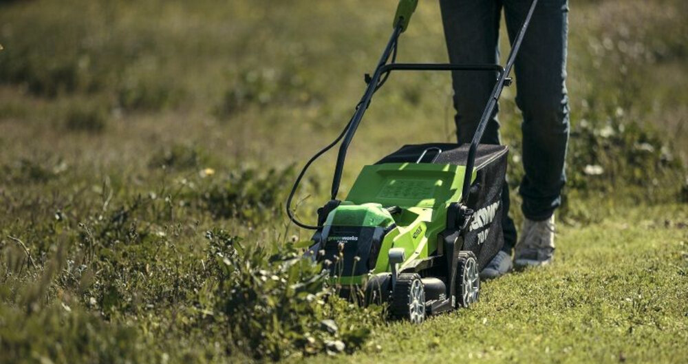 Kosiarka akumulatorowa GREENWORKS G40LM35 noze z wysokiej jakosci stali precyzyjnie wyszlifowane szerokosc robocza 35 cm do trawnikow o powierzchni do 500 m2