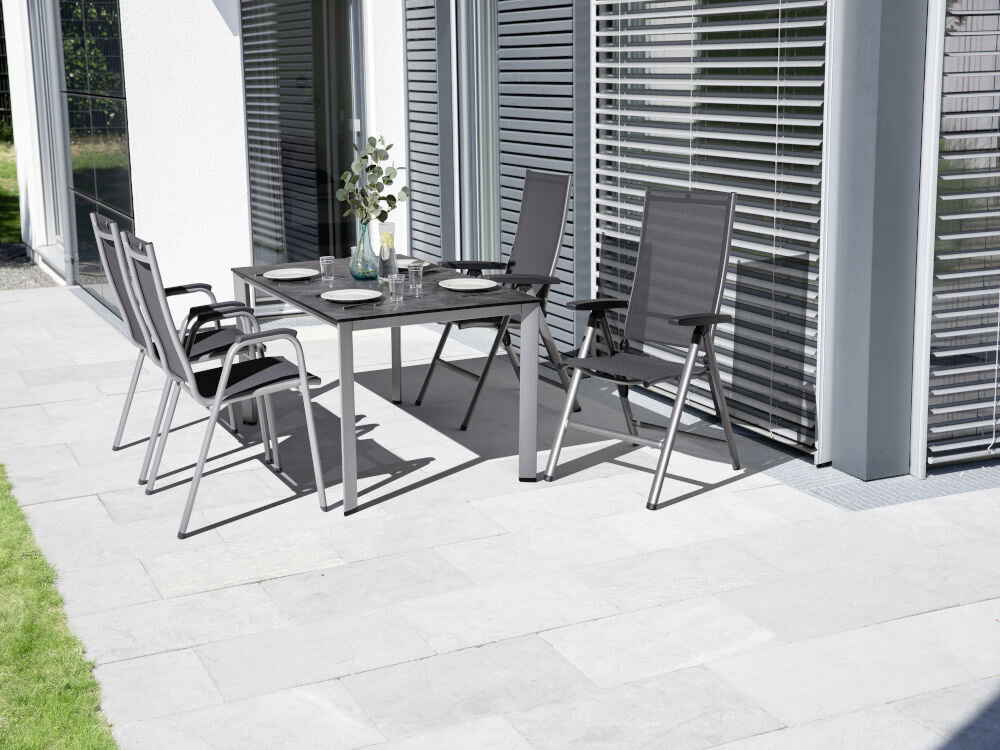 Rama stołu ogrodowego KETTLER Edge 0104021-0000, Zaprojektowane na każdą porę, Stół wraz z krzesłami na tarasie koło domu