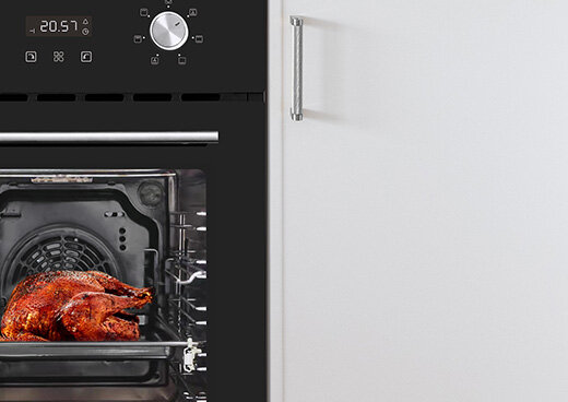 Zbliżenie na wentylator chłodzący obudowę piekarnika MPM-45-BO-22.