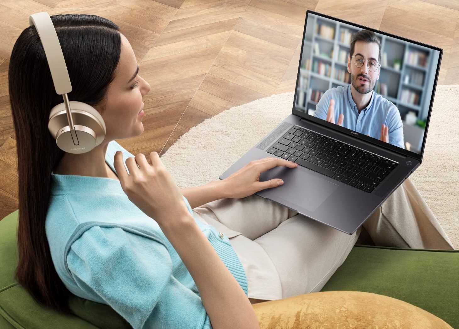 Laptop HUAWEI MateBook 16S - Mobilna sala konferencyjna