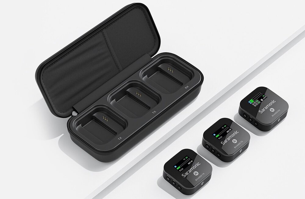 Saramonic Blink900 B2 (RX + TX + TX) ładujące etui na białym blacie