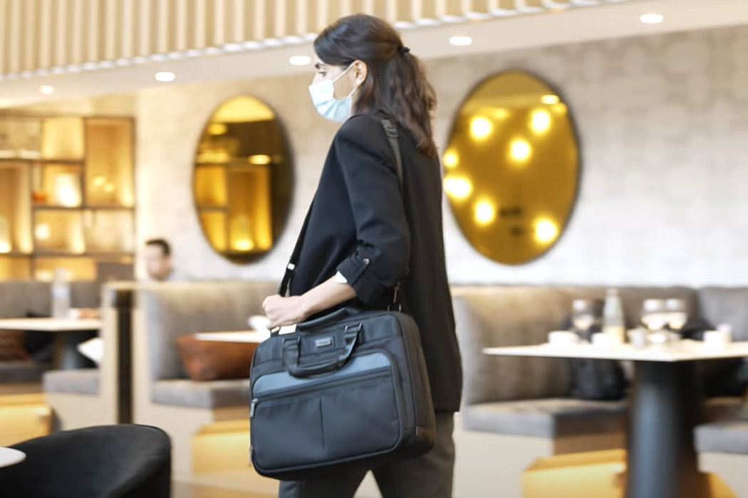 Torba na laptopa TARGUS Mobile Elite Slimcase 13-14 cali Czarny wygoda podróz szkoła praca pojemność wielkość funkcjonalność