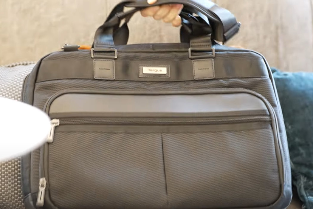 Torba na laptopa TARGUS Mobile Elite Slimcase 13-14 cali Czarny wygoda podróz szkoła praca pojemność wielkość funkcjonalność