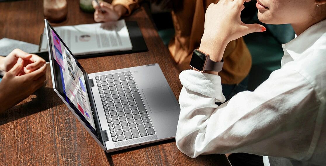 Laptop LENOVO Yoga 7 - Komfort