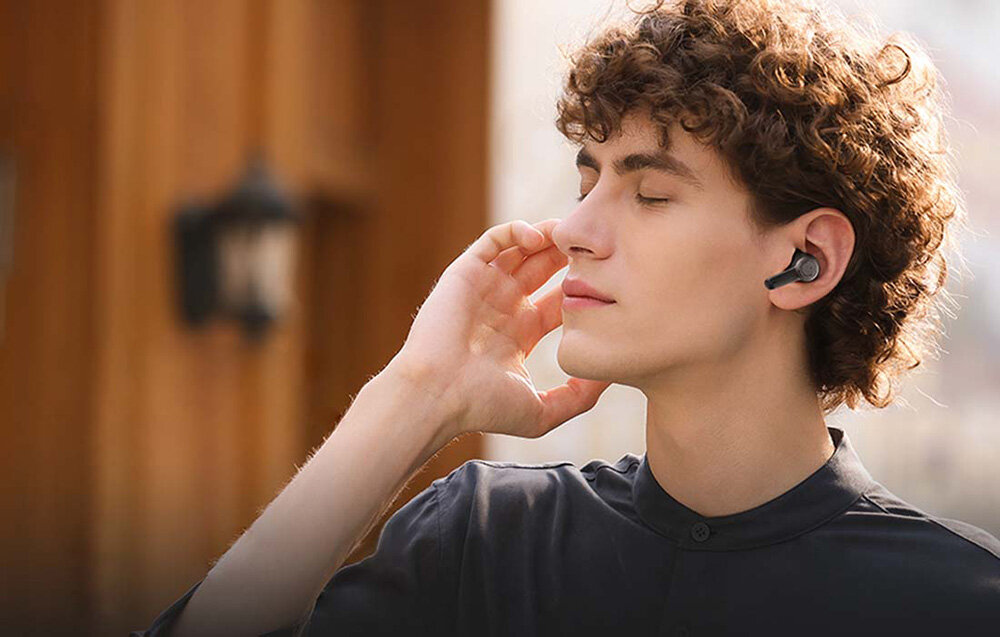 słuchawki dźwięk brzmienie bezprzewodowe etui ładowanie czas pracy bluetooth sterowanie obsługa jakość dźwięk