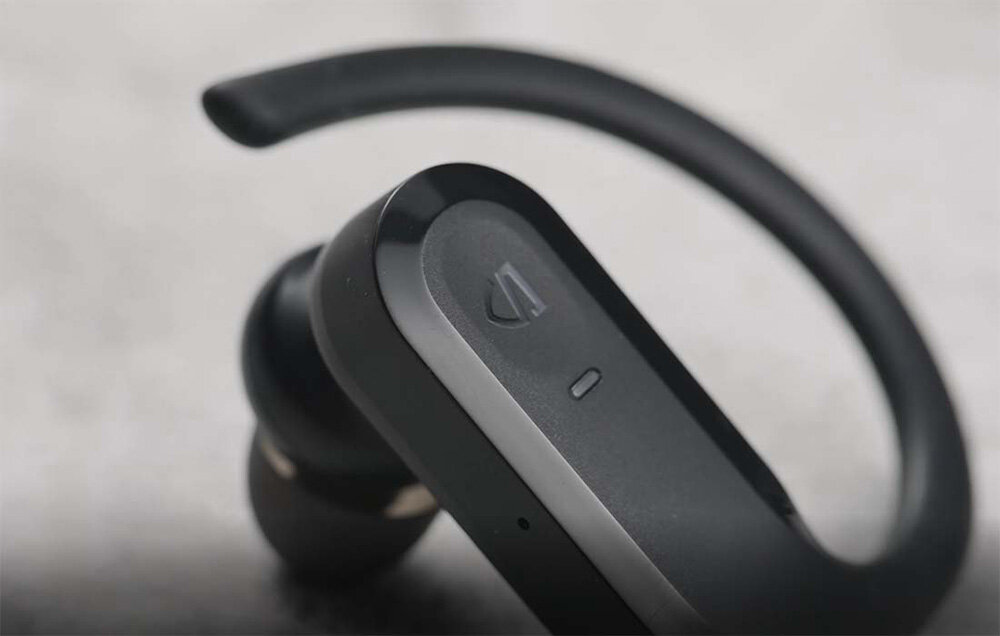 słuchawki dźwięk brzmienie bezprzewodowe etui ładowanie czas pracy bluetooth sterowanie obsługa jakość dźwięk 