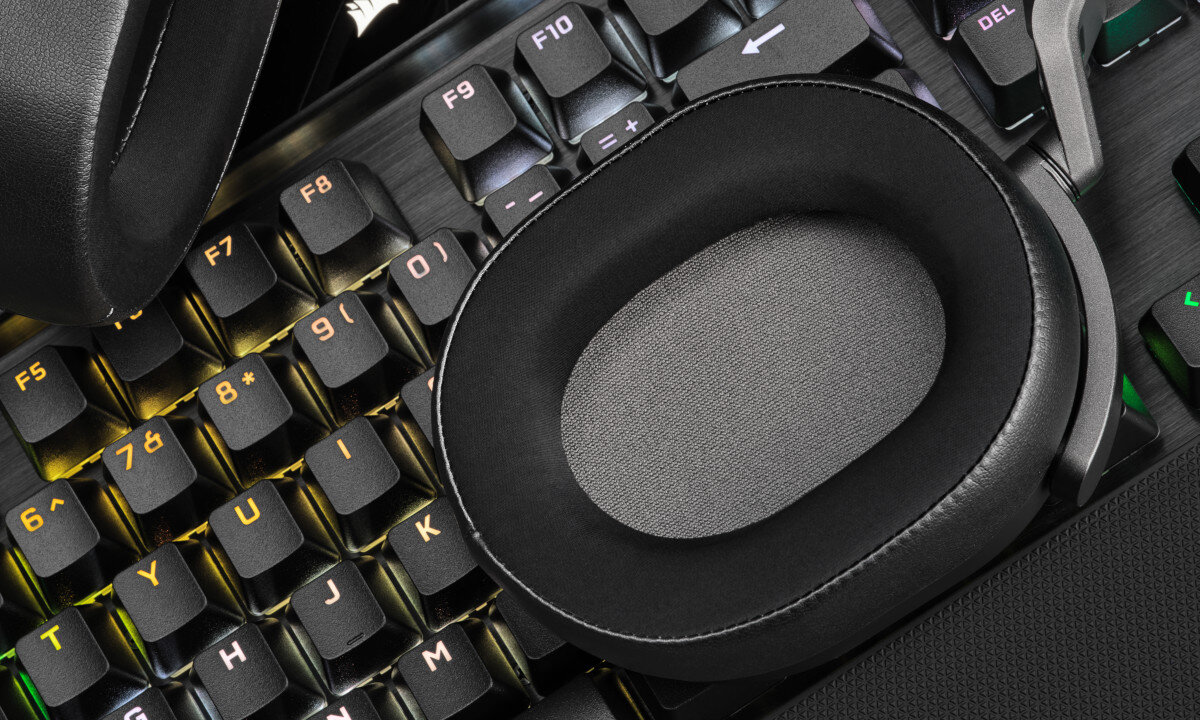 Sluchawki CORSAIR HS65 Surround Czarny ergonomiczne wykonanie