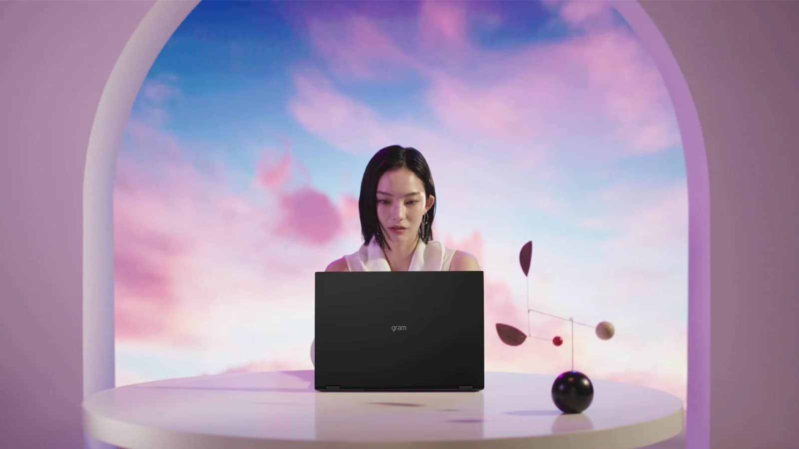 Laptop LG Gram 2022 - Wykrywanie uwagi   