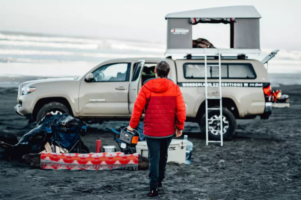 Stacja zasilania JACKERY Explorer 240EU waga wielkosc