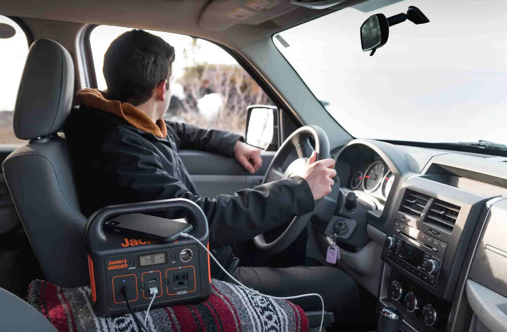 Stacja zasilania JACKERY Explorer 240EU wyswietlacz latarka