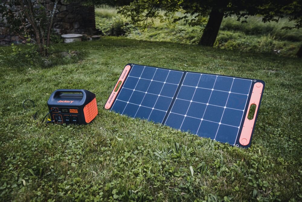 Stacja zasilania JACKERY Explorer 1000EU ladowanie panel sloneczny