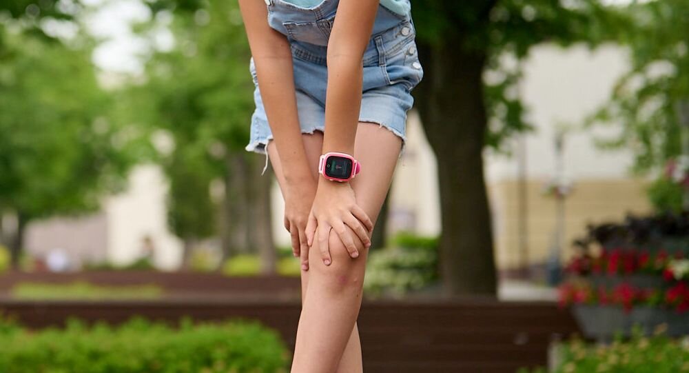 Smartwatch GARETT Kids Sun Pro 4G ekran bateria czujniki zdrowie sport pasek ładowanie pojemność rozdzielczość łączność sterowanie krew puls rozmowy smartfon aplikacja